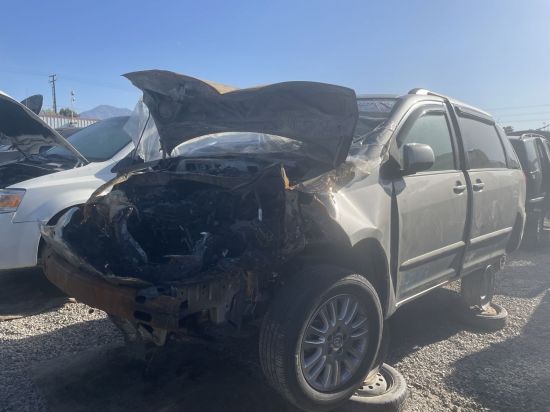 2008 TOYOTA SIENNA