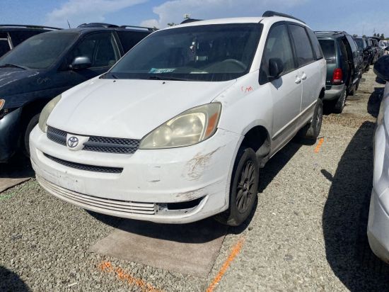 2004 TOYOTA SIENNA
