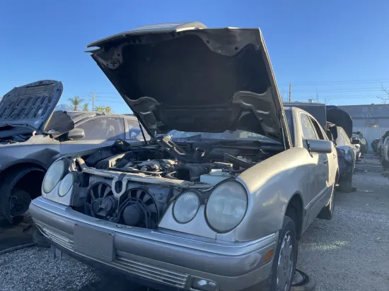 1988 MERCEDES-BENZ E-CLASS