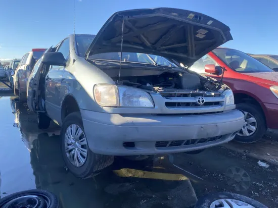 2000 TOYOTA SIENNA