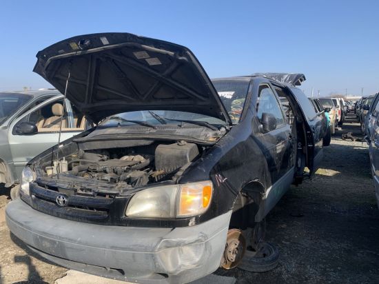 2000 TOYOTA SIENNA