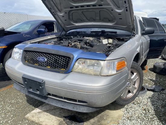 2004 FORD CROWN VICTORIA