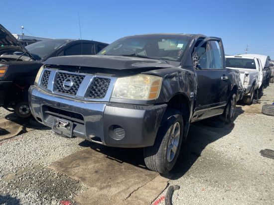 2004 NISSAN TITAN