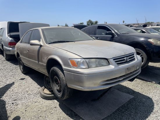 2001 TOYOTA CAMRY