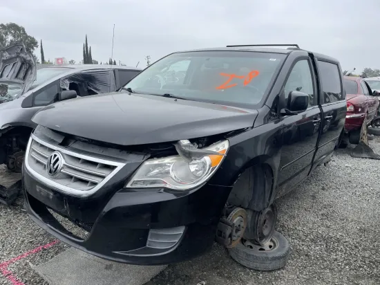 2011 VOLKSWAGEN ROUTAN