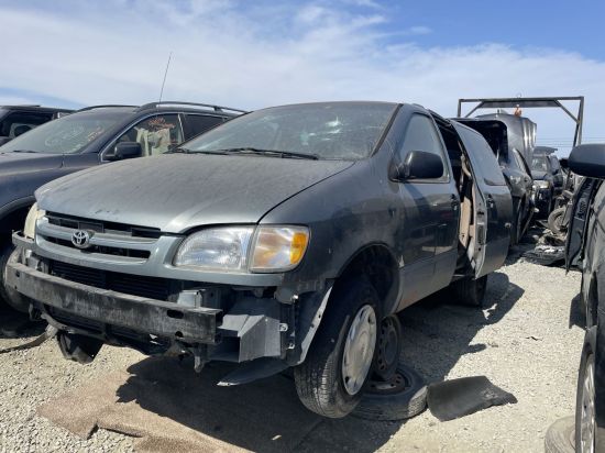 2000 TOYOTA SIENNA