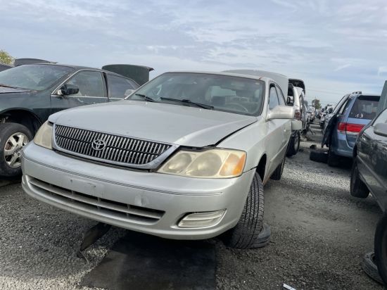 2001 TOYOTA AVALON