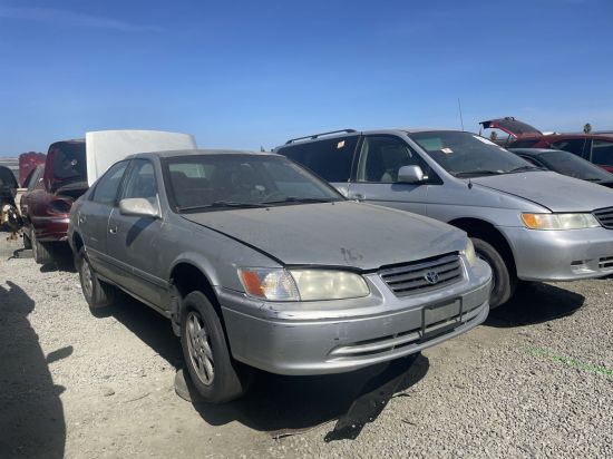 2001 TOYOTA CAMRY