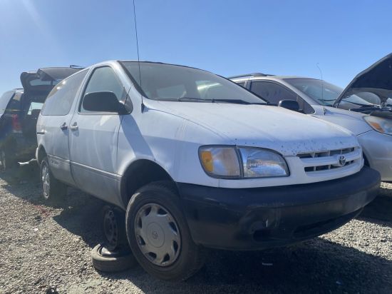 2000 TOYOTA SIENNA