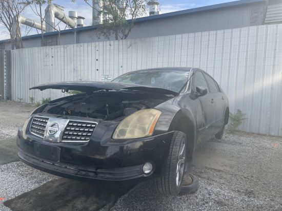 2004 NISSAN MAXIMA