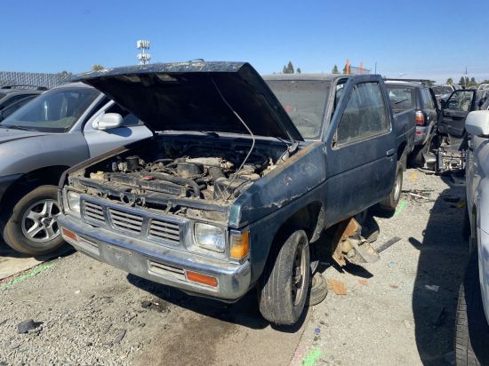 1993 NISSAN PICKUP