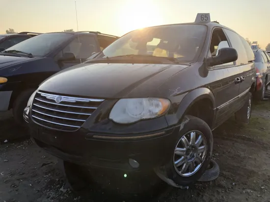 2005 CHRYSLER TOWN & COUNTRY