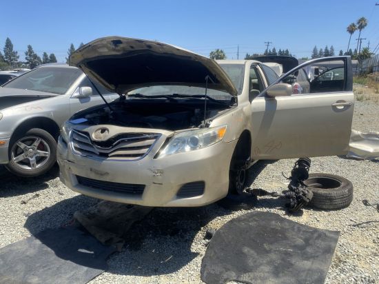 2011 TOYOTA CAMRY
