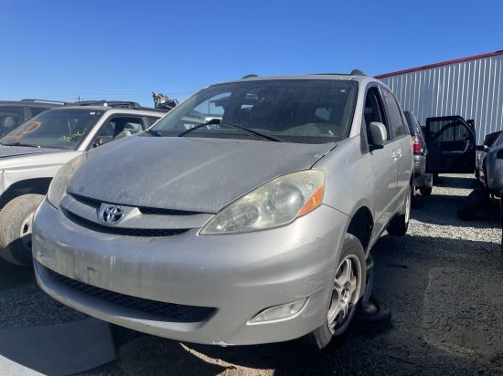 2006 TOYOTA SIENNA