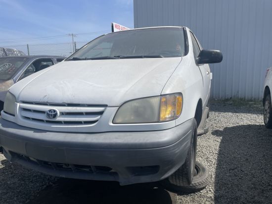 2001 TOYOTA SIENNA