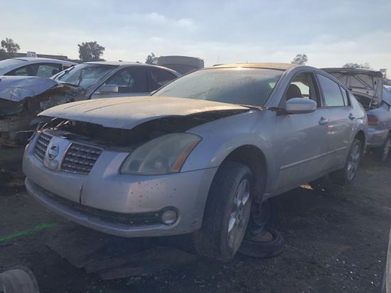 2004 NISSAN MAXIMA