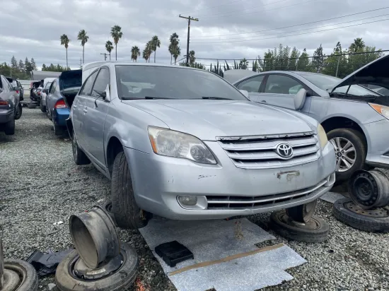 2005 TOYOTA AVALON