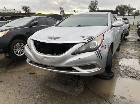 2011 HYUNDAI SONATA