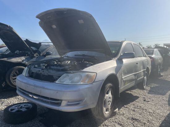 2003 TOYOTA AVALON
