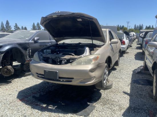 2004 TOYOTA CAMRY