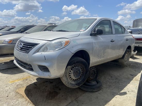2012 NISSAN VERSA