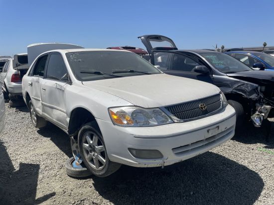 2000 TOYOTA AVALON