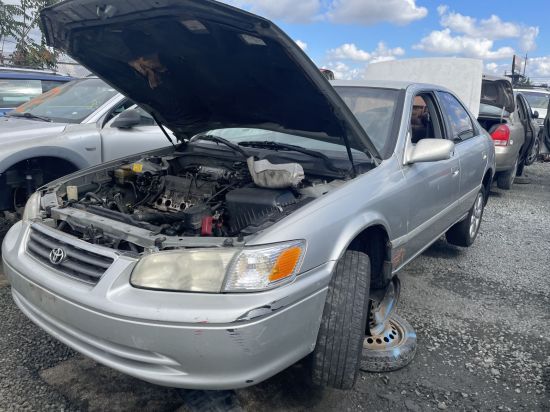 2001 TOYOTA CAMRY