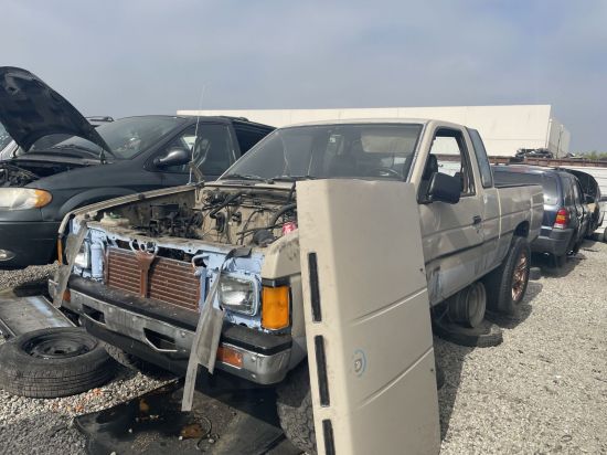 1987 NISSAN PICKUP