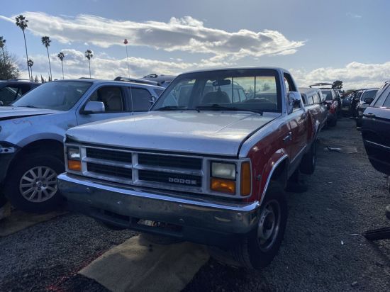 1988 DODGE DAKOTA