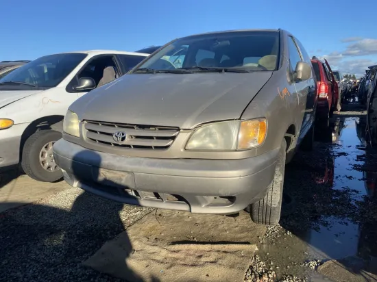 2003 TOYOTA SIENNA