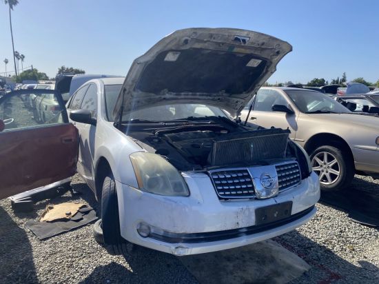 2005 NISSAN MAXIMA
