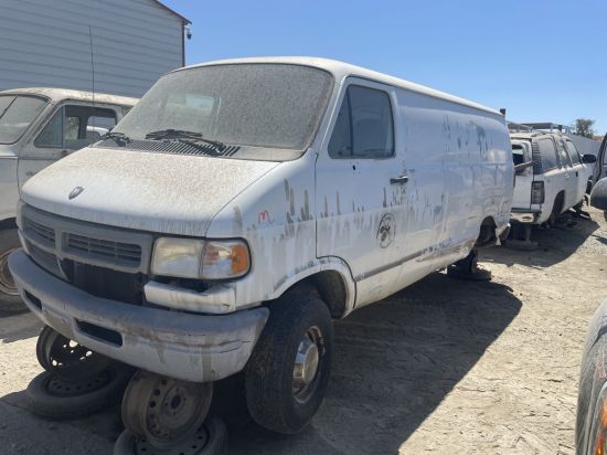 1996 DODGE RAM VAN