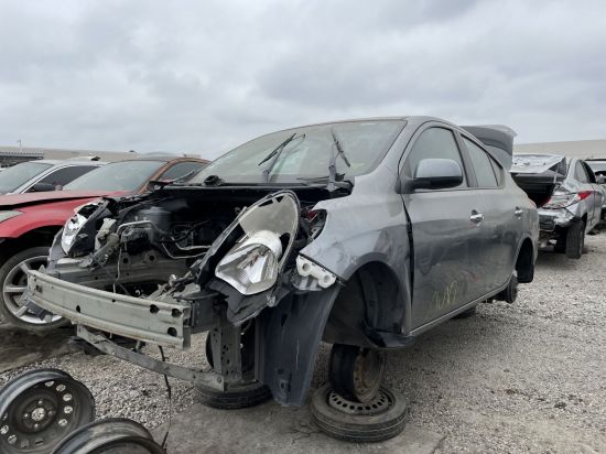 2013 NISSAN VERSA