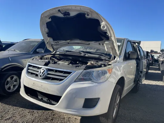 2009 VOLKSWAGEN ROUTAN