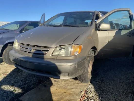 2002 TOYOTA SIENNA