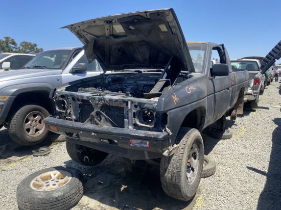 1987 NISSAN PICKUP