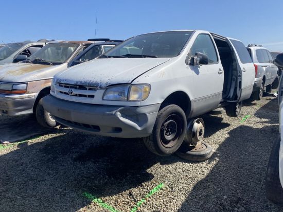 2000 TOYOTA SIENNA