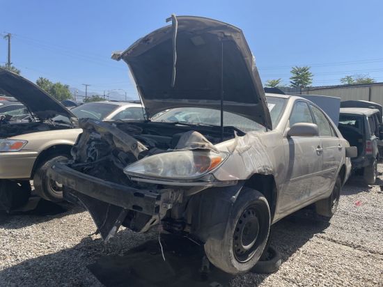 2004 TOYOTA CAMRY