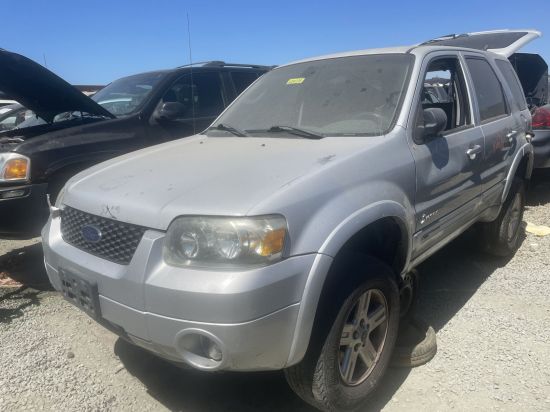 2005 FORD ESCAPE