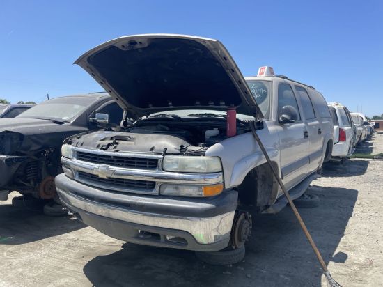 2004 CHEVROLET SUBURBAN