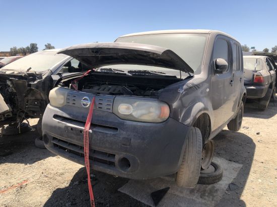 2011 NISSAN CUBE