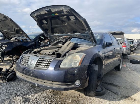 2004 NISSAN MAXIMA