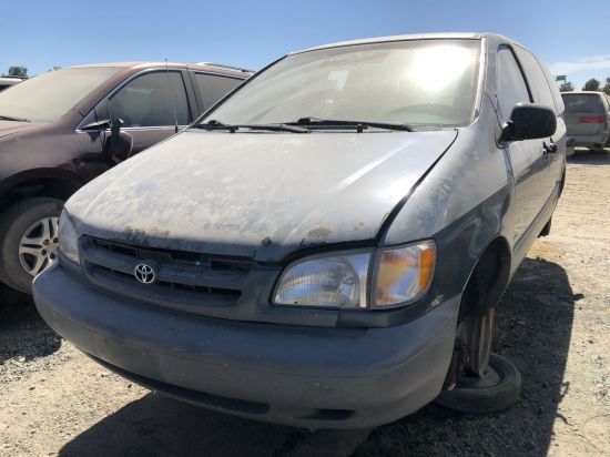 2000 TOYOTA SIENNA