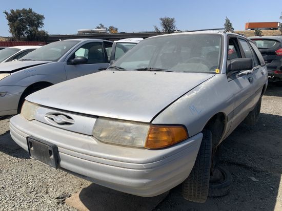1993 FORD ESCORT
