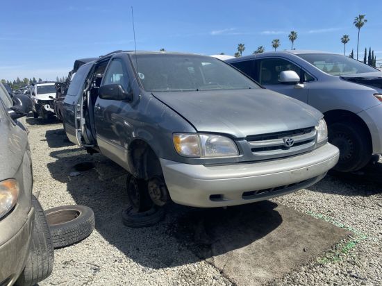 2000 TOYOTA SIENNA
