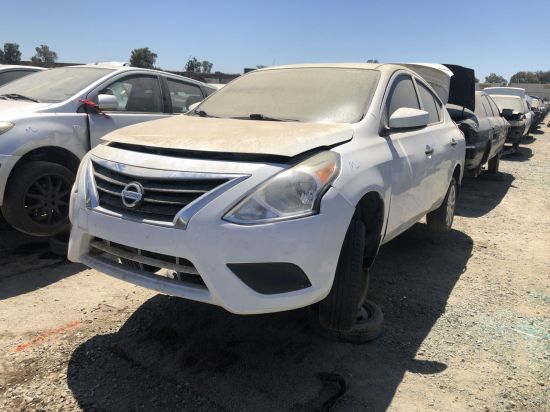 2016 NISSAN VERSA