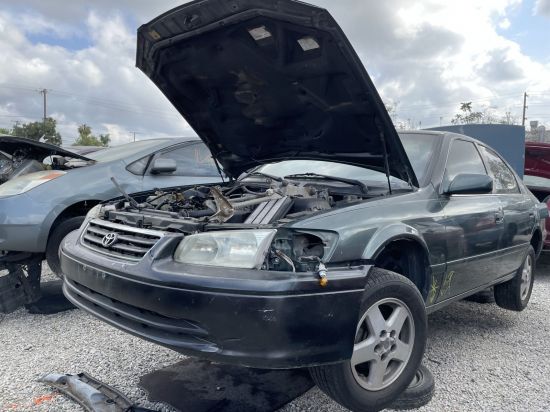 2001 TOYOTA CAMRY