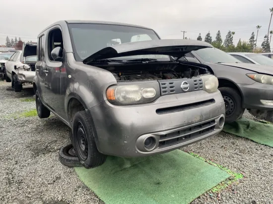 2010 NISSAN CUBE