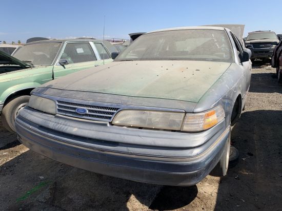 1993 FORD CROWN VICTORIA