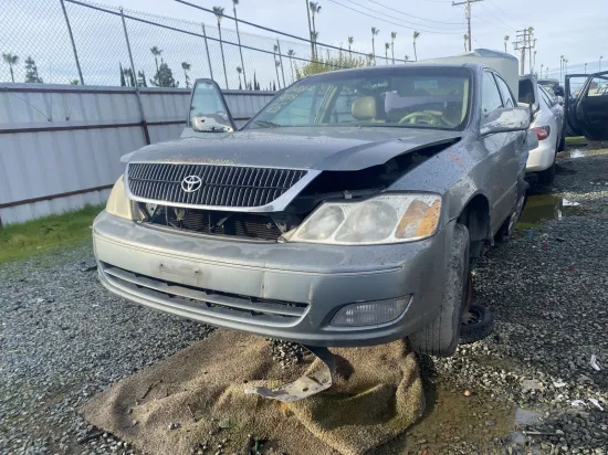 2001 TOYOTA AVALON